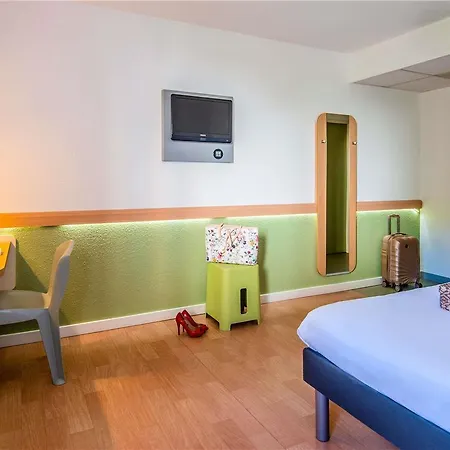 Ibis Budget Bordeaux Sud D'ornon Hotel 4*